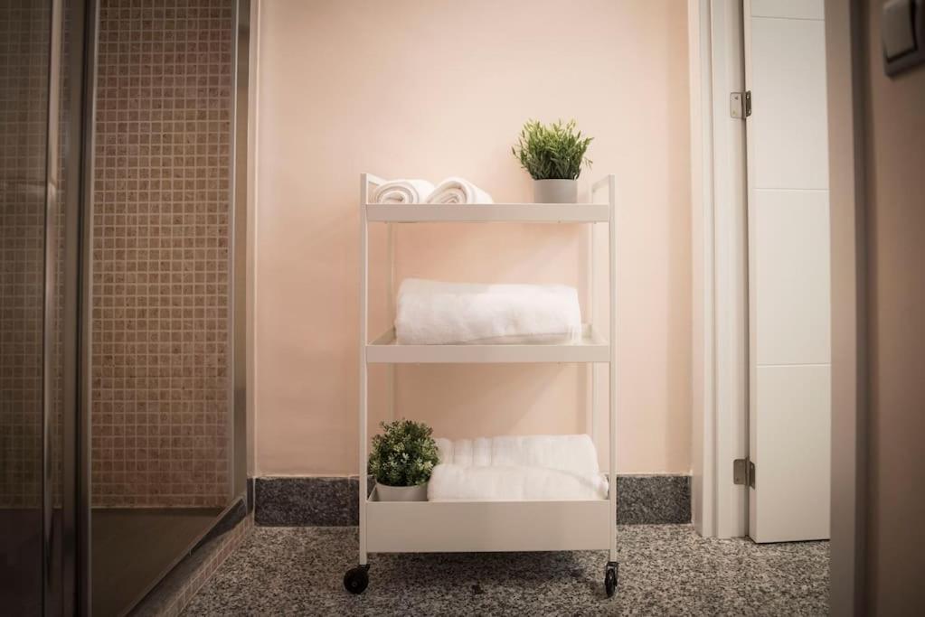 Apartamento En Centro Historico Con Patio Romano San Lorenzo de El Escorial Buitenkant foto